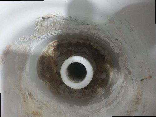 병점구 병점2동 하수구막힘 배수구 주변 수위와 이물질 상태를 확인하는 현장 점검